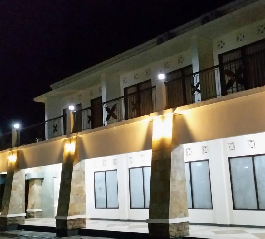 Tempatku Indonesian Restaurant And Rooms Senggigi Exterior photo