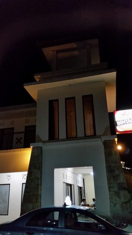 Tempatku Indonesian Restaurant And Rooms Senggigi Exterior photo