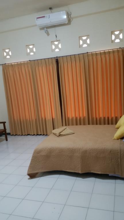 Tempatku Indonesian Restaurant And Rooms Senggigi Exterior photo