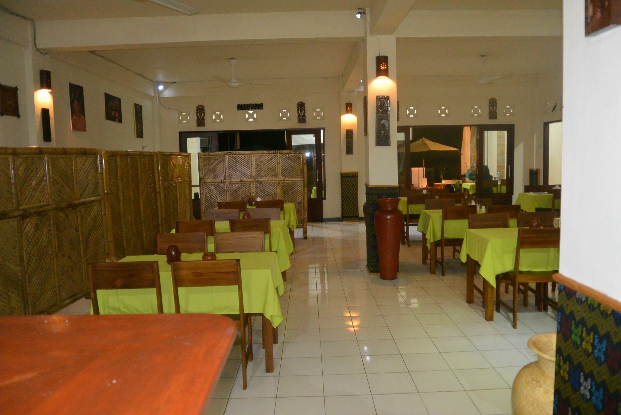 Tempatku Indonesian Restaurant And Rooms Senggigi Exterior photo